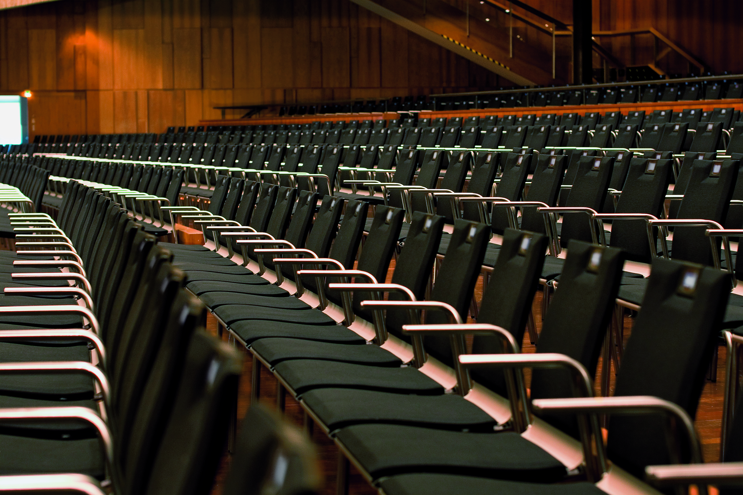 3.Stresemann-auditorium_chair-1