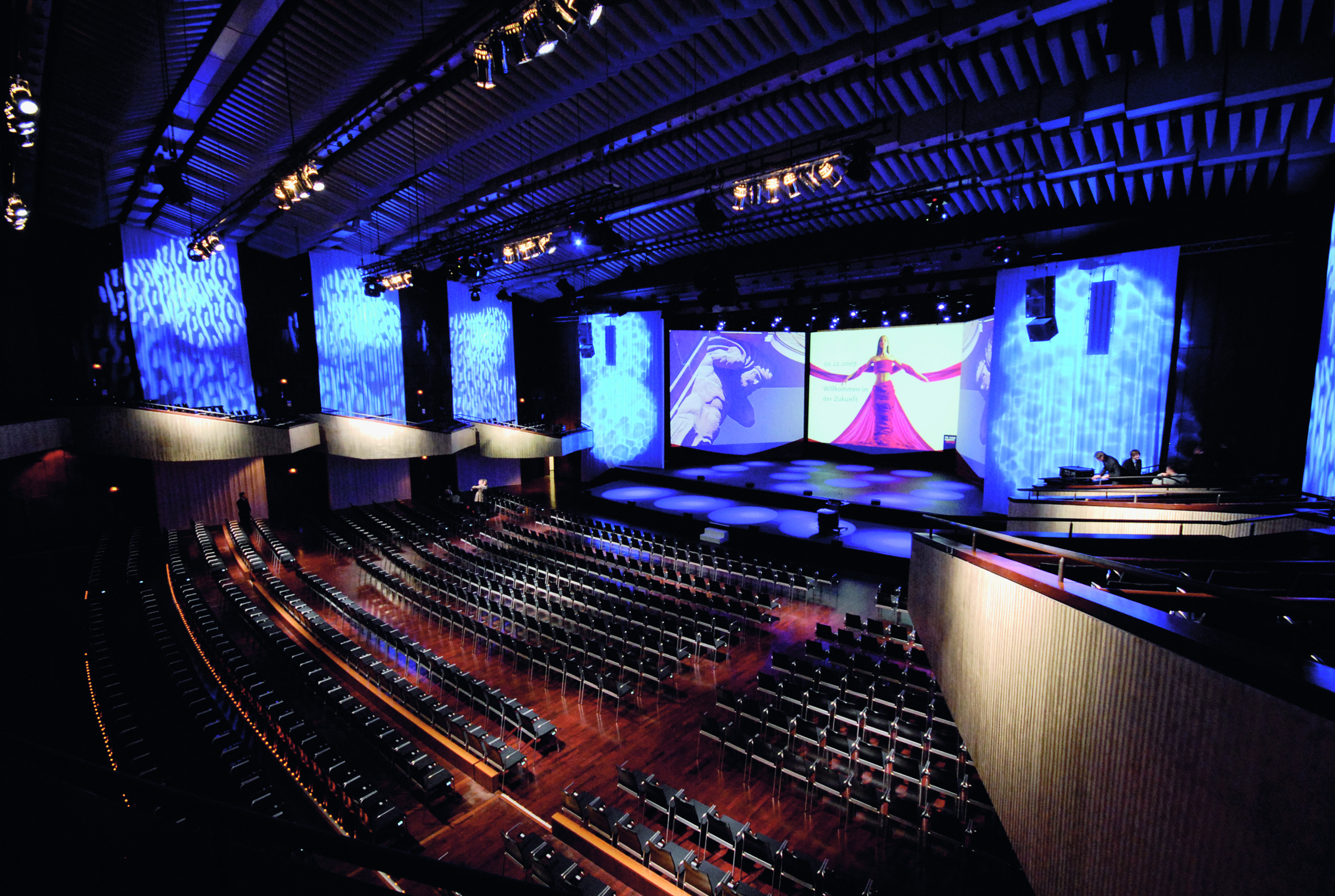 5.Stresemann-auditorium_chair